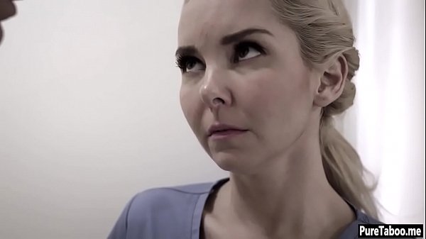 Blonde collegeteen tricked andsmashed on a massage