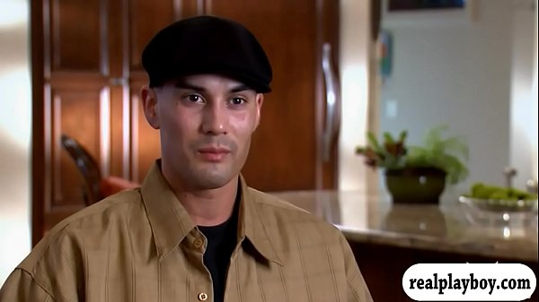 Play MP4 - Group of singles fucking in the bedroom