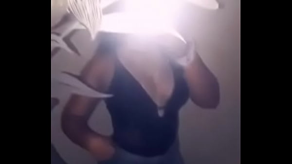 Rico cuerpo de esta chica que pide verga