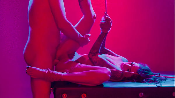 Play MP4 - CVX 56 Riah in red