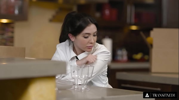 Play MP4 - TRANSFIXED - Busty T-Girl Khloe Kay Fucks Bubble Butt Jane Wilde At Work&excl; Portuguese Subtitles