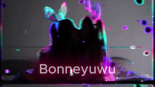 Nonton Bonneyuwu - 14:09 Argentina Puta Se Masturbaa En La Cama Con Un Dildo Transparente thumbnail