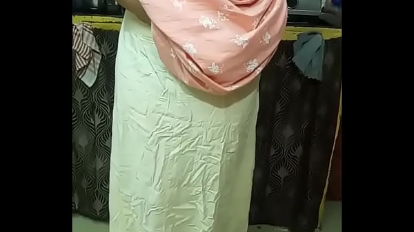 AUNTY 