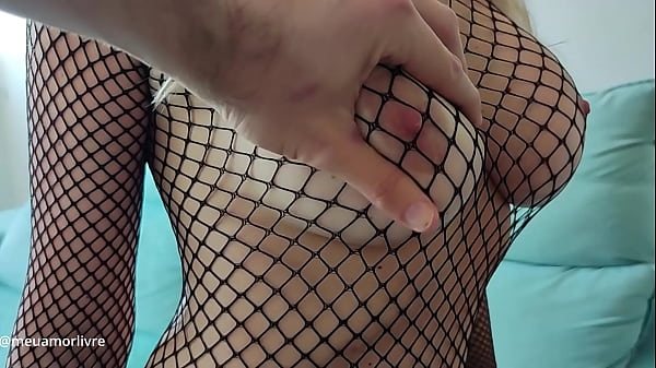 Larissa Sensual Masturbando O Pau At&eacute; Ele Gozar thumbnail