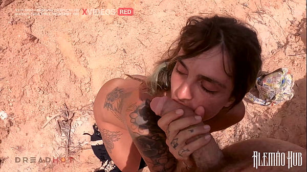 Sexo em p&uacute;blico, Dread Hot sentando na praia. Quase fomos pegos! 