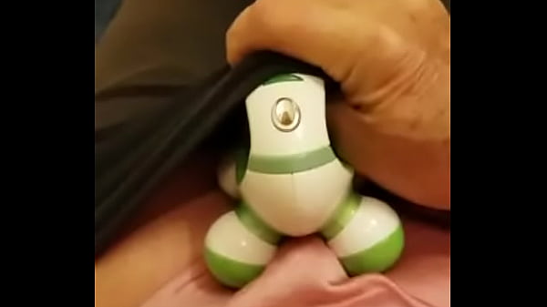 Play MP4 - Using a vibrator to cum in my panty