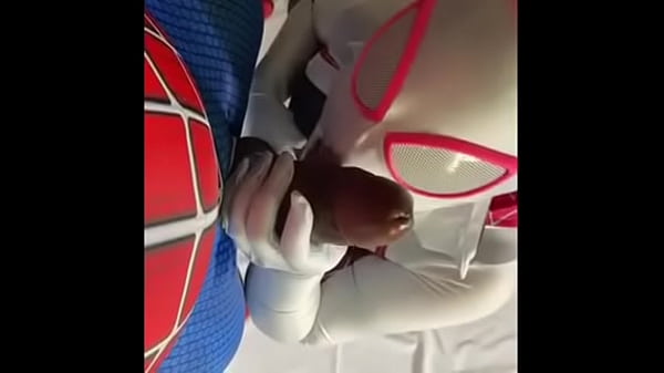 Play MP4 - Spidey man pounding Gwen Gwen