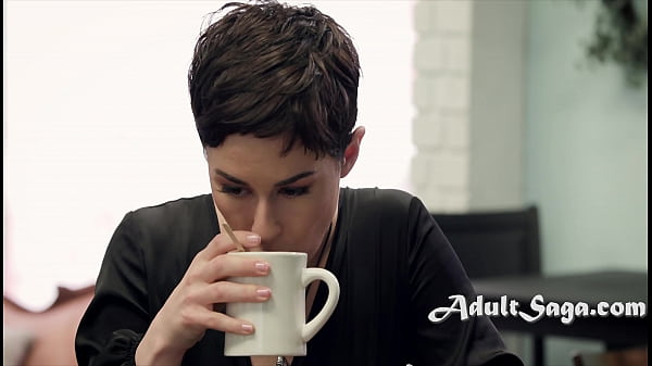 Opportunistic lesbian makes a move on her straight friend olive glass alexis tae