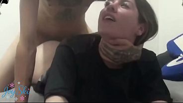 ESSA DA O CU RINDO, DUVIDO VC NÃO GOZAR COM ELA VESGA