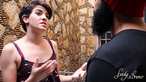 Play MP4 - FOI VOTAR NO BOULOS E VIROU CORNOS - Marido ao inv&eacute;s de me dar aten&ccedil;&atilde;o ficou lambendo rabo de politico&comma; fui l&aacute; e dei o cu pra outro -Lady Snow Brasil&comma; Felipe Costa & Lord Kenobi &lpar;veja completo no RED&rpar;