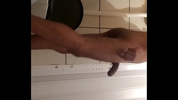 Novinho  roludo exibindo o pauz&atilde_o