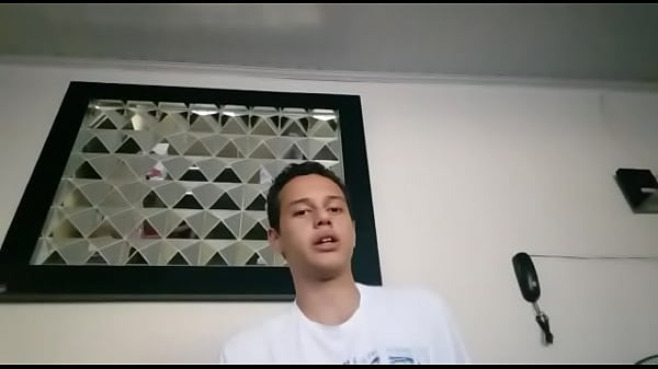 Iori na zooflia com dinossauro