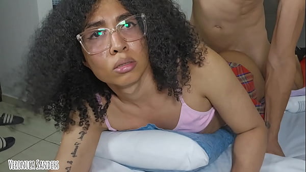 Play MP4 - Mi vecino viene a romperme la Colita - Veronica Sanders