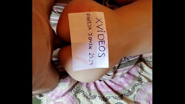 Play MP4 - Pareja joven follando