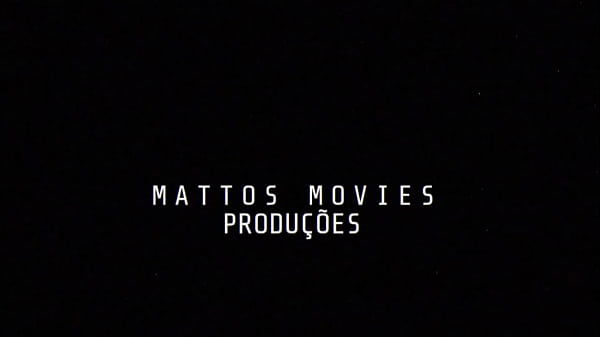 Ela adorou meu vibrador de banana gozou duas vezes com minha pica na buceta e o vibrador de banana no cuzinho