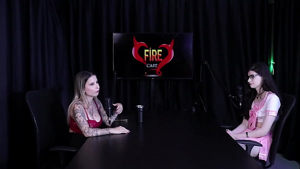 Come&ccedil;ou com packs de p&eacute;s, sente a liberdade de n&atilde;o ser um CLT, existe preconceito de todos os lados, e no cosplay... - Yumi Trap (WATCH ON: SHEER/RED) 