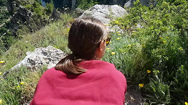 Play MP4 - Risky Mountain Fucking   Creampie for CUTE Amateur Model