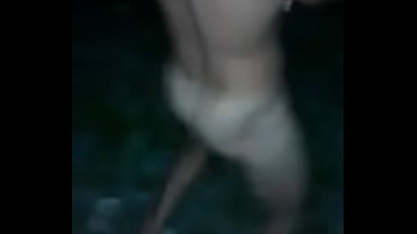 Safado no mato chupando 