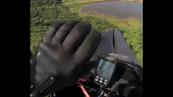 Nonton Pousando Na Parede Tesao thumbnail