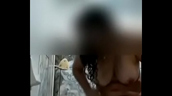 Play MP4 - Ela se preparando