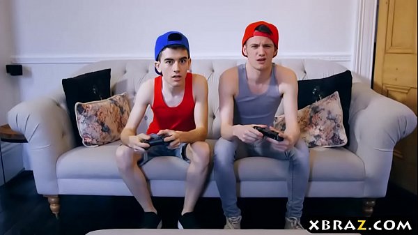 Nonton Older Stepmom Bangs A Young Dude After Seducing Him Into Sex thumbnail