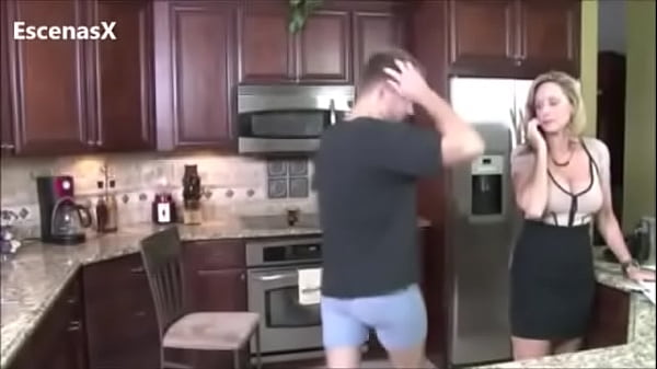 Otravez mamá regresa para_ser follada