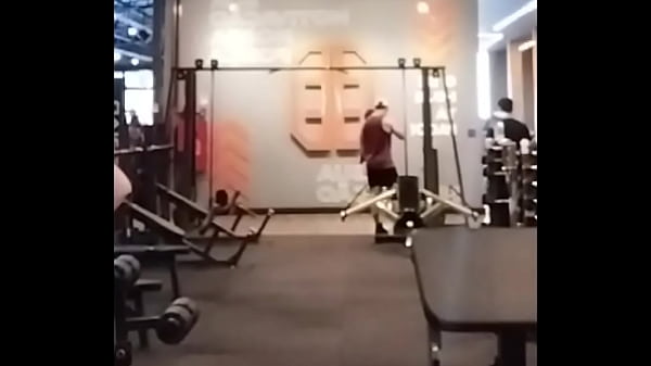 Se voc&ecirc; gosta de me ver levando ferro fazendo o ferro subir com membros grossos e veiudos vem malhar gl&uacute;teo comigo n 