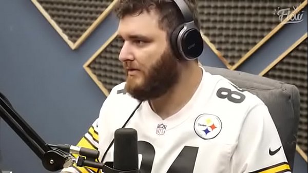 DOISURSOS JANTANDO_SÓSIA DO MESSI