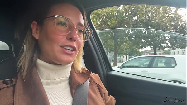 Play MP4 - Je Me Doigte La Chatte Et Le Cul &Agrave; l'Arri&egrave;re de Ma Voiture