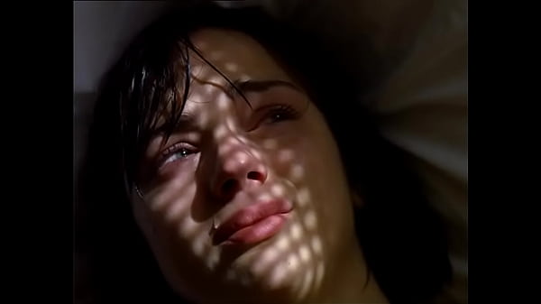 Play MP4 - Balthazar Getty and Amanda Ryan sex scene from The Hunger S01E01 &lpar;The Swords&rpar;