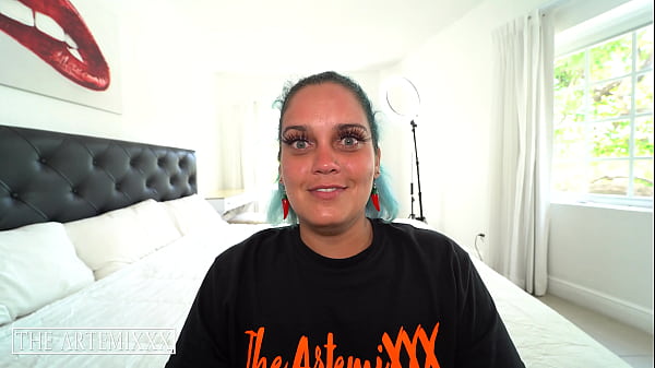 Play MP4 - Ur &num;1 Fan ft Big Booty Latina Picante Jenny