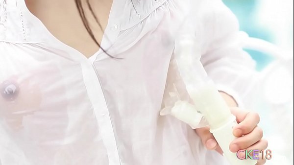 Play MP4 - Japanese babe Yui seductively licking and teasing herself with vibe