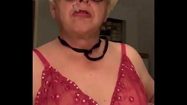 Play MP4 - CD Nikki just in sexy pink lingerie