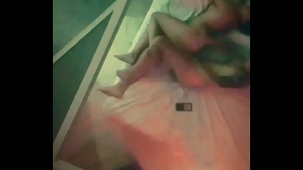 Play MP4 - Safadinho-Rj estreando no Xv&iacute;deos no melhor estilo da putaria&comma; comendo o cuzinho da morena e fazendo ela gemer alto&period;