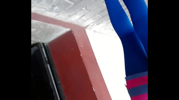 Culito caminando en leggings 