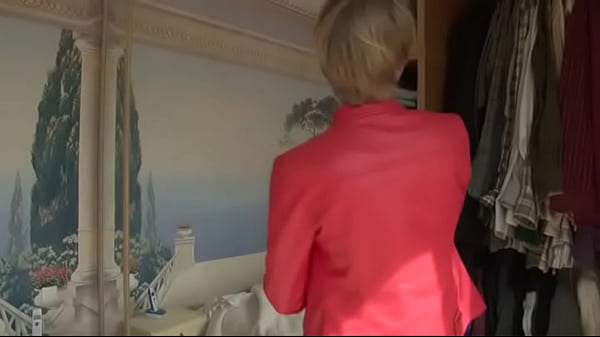 Une chauffeuse_de taxi_au service de ses clients jusqu_au bout