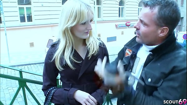 Candid College Girl Talk To Sex With Stranger Guy At Real Street Casting thumbnail