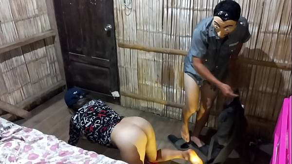 Play MP4 - MADRASTRA se absorbe la leche del HIJASTRO de 18 a&ntilde;os en plena crisis sexual de su marido el cornudo&excl;&excl; PORNO REAL CASERO&period; MADRASTRA FOLLANDO CON EL HIJASTRO