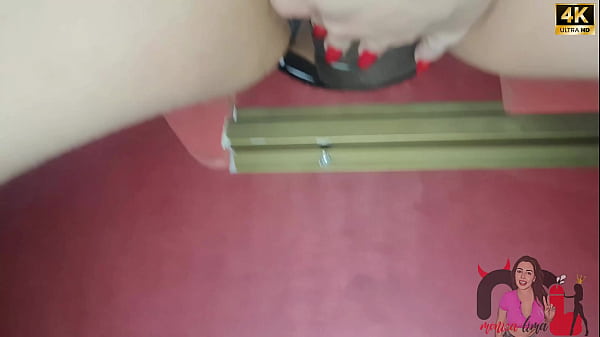 Olha O Tamanho Do Pau Que Apareceu No Buraco Para Essa Casadinha Gulosa,, Mal Entrou Na Buceta! thumbnail