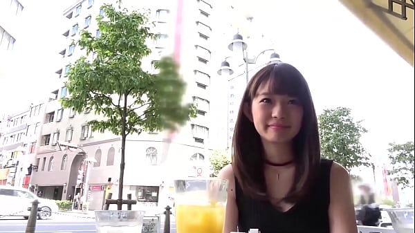 思春期の華奢なカラダにぶち込み抜き差しピストンセックス。 thumbnail