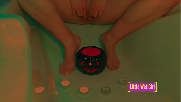 Play MP4 - Play pissing in pumpkin and candles on Halloween - Preview