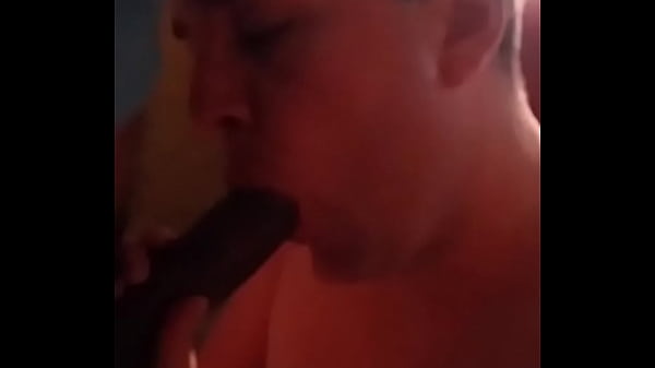 Play MP4 - Chupando o casado e outro casado filmando