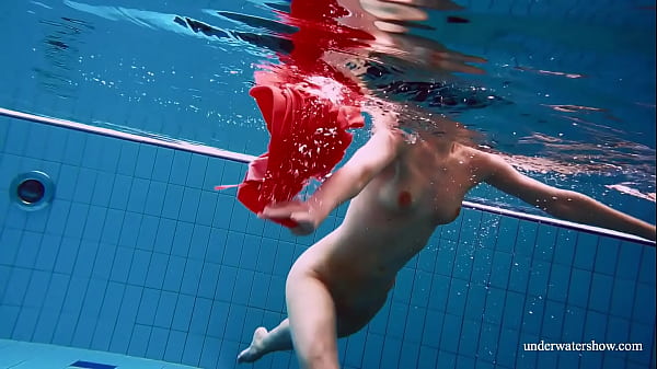 Sexy naked twat Avenna swims nude in_the pool