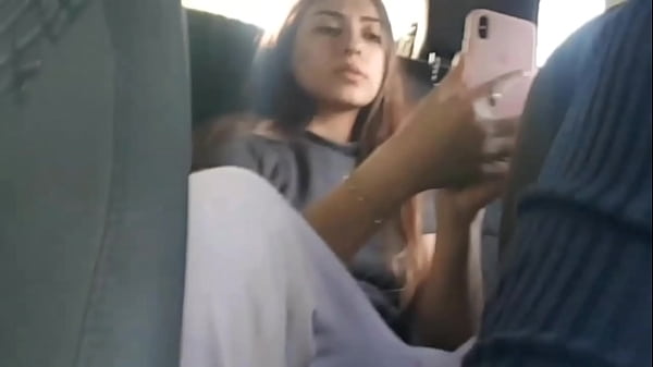 Esta Chica Se Masturba En Todos Los Ibers A Los Que Sube thumbnail