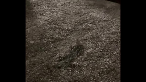 Play MP4 - inaugurate my new carpet with a thick stream of piss