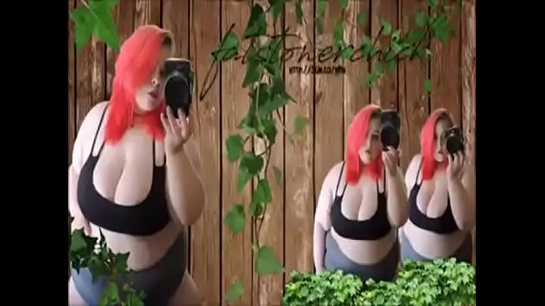 Nonton Princessfat Shows Off thumbnail