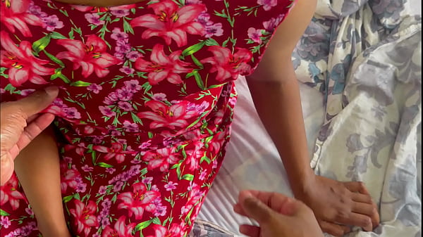 Nonton Her Pink Pussy Ate By Her New Husband thumbnail