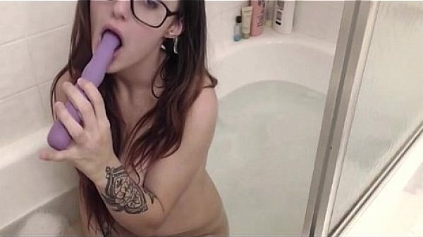Bathtub buttplug fun