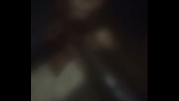 grosse pute fran&ccedil;aise angelina69s aime prendre grosse bite devant son petit cocu 