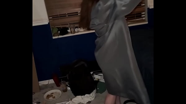 Play MP4 - Teenage Chariti Graduates Grade School